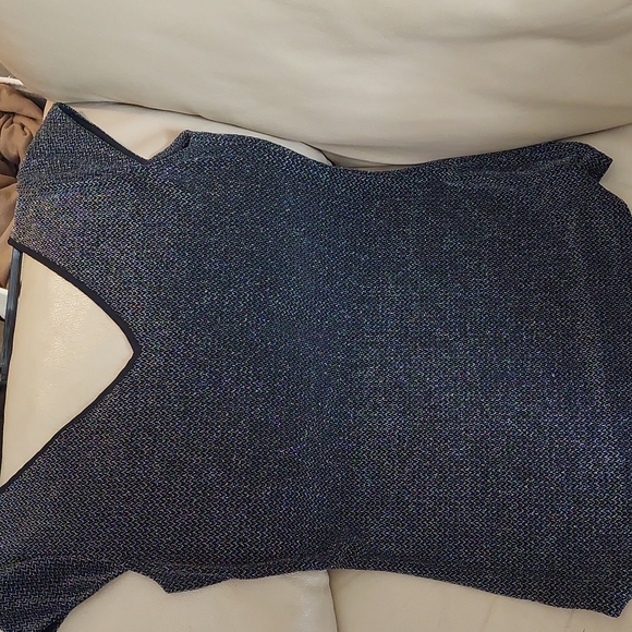 Sparkling black tank. Size S. Banana Republic. - Picture 2 of 4